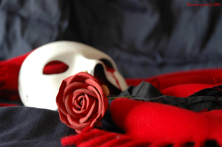 The_phantom_of_the_opera_by_Grampasso